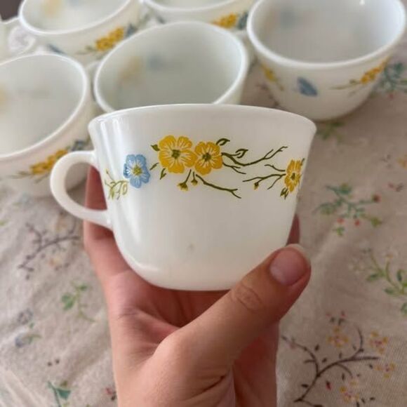 Pyrex Flirtation Coffee Tea Cups 7 White Yellow Blue Butterfly Floral Milk Glass - Picture 1 of 7